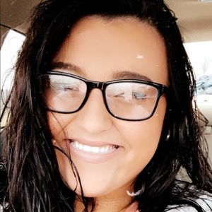 Meet your Posher, Makayla